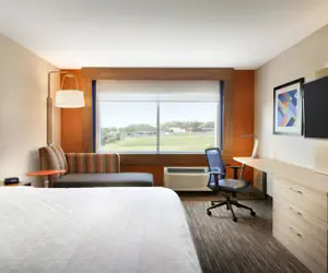 Photo 4 - Holiday Inn Express & Suites Fort Wayne North by IHG