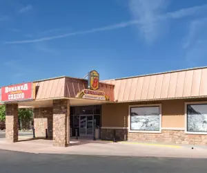 Photo 4 - Super 8 by Wyndham Fallon