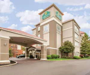 Photo 3 - La Quinta by Wyndham Cincinnati Airport Florence
