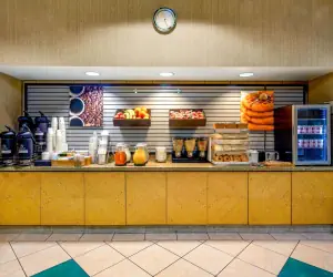 Photo 2 - La Quinta by Wyndham Fremont / Silicon Valley