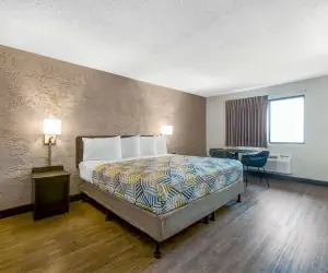 Photo 3 - Motel 6-Elk Grove Village, IL - O'Hare