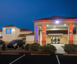 Photo 2 - Motel 6-Shepherdsville, KY Louisville South