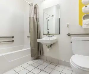 Photo 4 - Motel 6-Indianapolis, IN - Southport