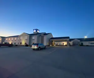 Photo 2 - Cobblestone Hotel & Suites - Broken Bow