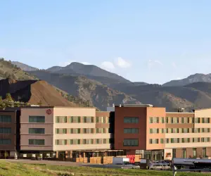 Photo 2 - Origin Red Rocks, a Wyndham Hotel