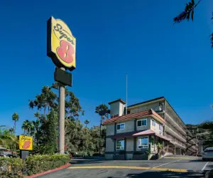 Photo 2 - Super 8 by Wyndham San Diego Hotel Circle