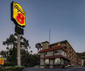 Photo 4 - Super 8 by Wyndham San Diego Hotel Circle