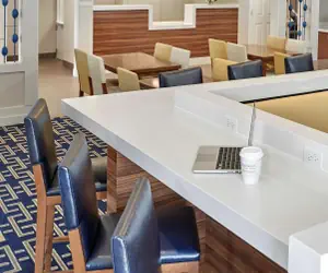 Photo 4 - Sonesta ES Suites Providence - Airport