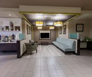 Photo 3 - La Quinta Inn & Suites by Wyndham Durant