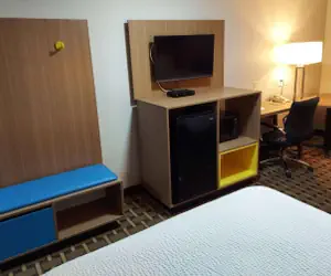 Photo 5 - Days Inn & Suites by Wyndham Huntsville