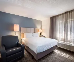 Photo 5 - Sonesta Simply Suites Detroit Troy