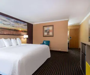 Photo 2 - Days Inn by Wyndham Anderson IN