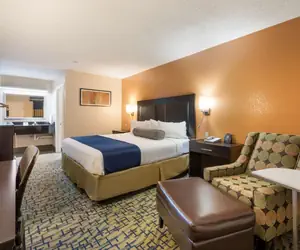 Photo 4 - SureStay Hotel by Best Western Meridian