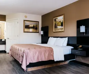 Photo 2 - Quality Inn Johnson City I-26 exit 17