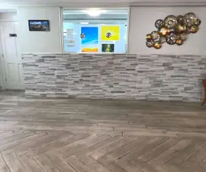 Photo 3 - Days Inn by Wyndham Birmingham/West