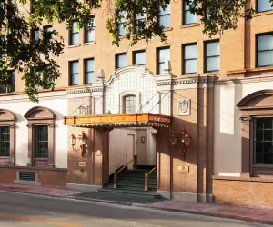 Photo 2 - The St. Anthony, a Luxury Collection Hotel, San Antonio