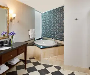 Photo 3 - The Battle House Renaissance Mobile Hotel & Spa