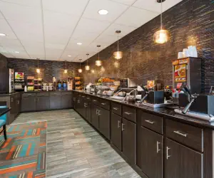 Photo 4 - Best Western Bradbury Inn & Suites