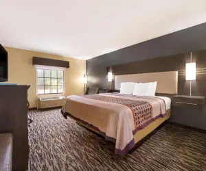 Photo 3 - Best Western Bradbury Inn & Suites