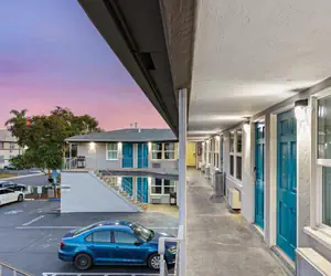 Photo 2 - Hotel Point Loma