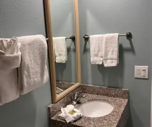 Photo 3 - Surf City Inn & Suites