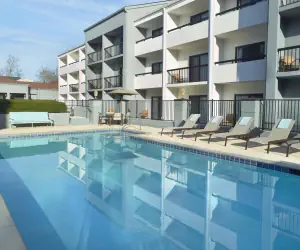 Photo 2 - Courtyard Charlotte SouthPark