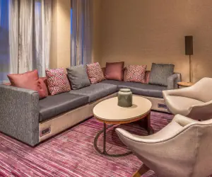 Photo 4 - Courtyard by Marriott Detroit Farmington