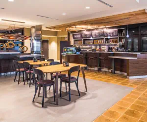 Photo 2 - Courtyard by Marriott Detroit Farmington