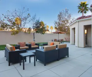 Photo 3 - Courtyard by Marriott Palmdale