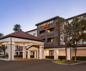 Photo 4 - Courtyard by Marriott Palmdale