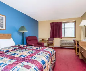Photo 5 - Days Inn by Wyndham West-Eau Claire