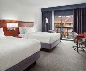 Photo 4 - Courtyard Charlotte Arrowood