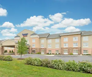 Photo 3 - Fairfield Inn and Suites by Marriott Fort Wayne