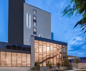 Photo 2 - Courtyard by Marriott Knoxville Downtown