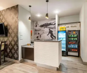 Photo 3 - La Quinta Inn by Wyndham Steamboat Springs