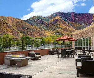 Photo 2 - Courtyard by Marriott Glenwood Springs