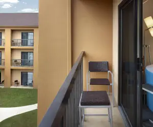 Photo 5 - Courtyard by Marriott Fayetteville