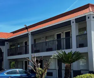 Photo 5 - Super 8 by Wyndham Slidell