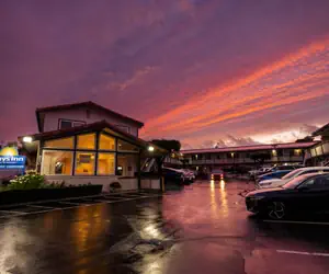 Photo 5 - Days Inn by Wyndham Monterey Downtown