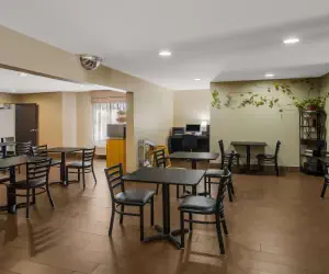 Photo 5 - SureStay Plus by Best Western Mesa Superstition Springs