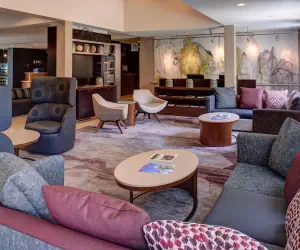 Photo 2 - Courtyard Des Moines West/Clive