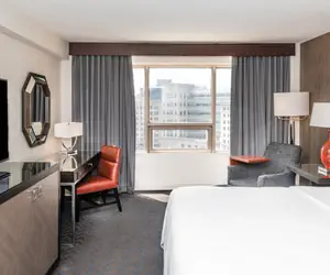 Photo 2 - Sheraton Indianapolis City Centre Hotel