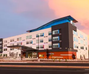 Photo 2 - Aloft by Marriott Reno Tahoe International Airport