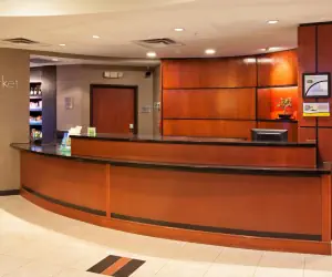 Photo 2 - Courtyard Louisville Northeast