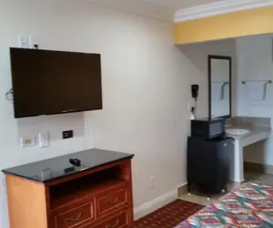 Photo 3 - Kona Inn Motel Anaheim