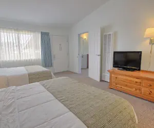 Photo 3 - San Simeon Lodge