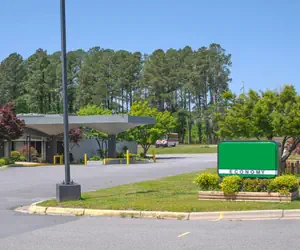 Photo 4 - Masters Inn Selma Smithfield I-95 By OYO