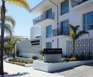 Photo 3 - Courtyard by Marriott Santa Barbara Downtown