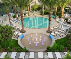 Photo 2 - The Viv Hotel, Anaheim, a Tribute Portfolio Hotel