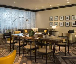 Photo 3 - Renaissance Baltimore Harborplace Hotel